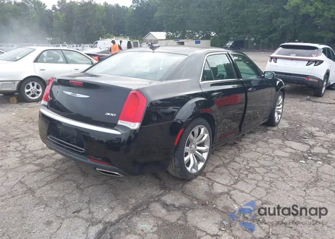2019 Chrysler 300 Touring z USA, uszkodzony, nr VIN 2C3CCAAG7KH601334